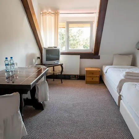 Park Przy Jeziorze - Sauna I Duzy Parking - Pieski Mile Widziane 汽车旅馆 2*