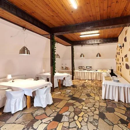 Мотель Park Przy Jeziorze - Sauna I Duzy Parking - Pieski Mile Widziane Lowicz Walecki