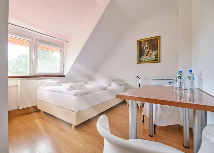 Park Przy Jeziorze - Sauna I Duzy Parking - Pieski Mile Widziane Motel 2*